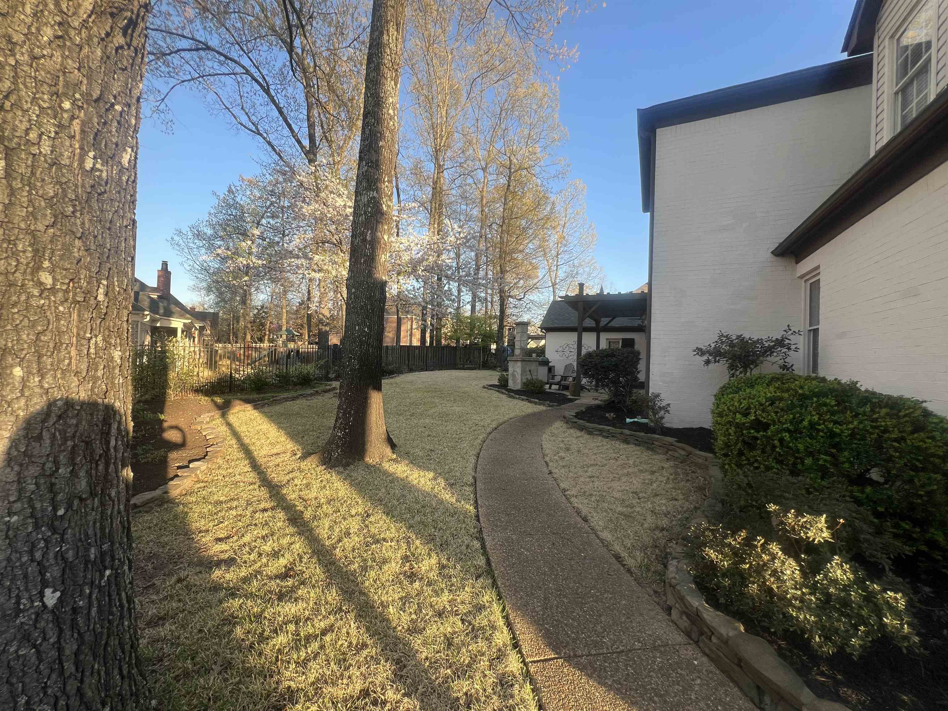 210 Ivy Grove Lane Collierville, TN 38017 - Photo 37 of 40 a view of a building with cars