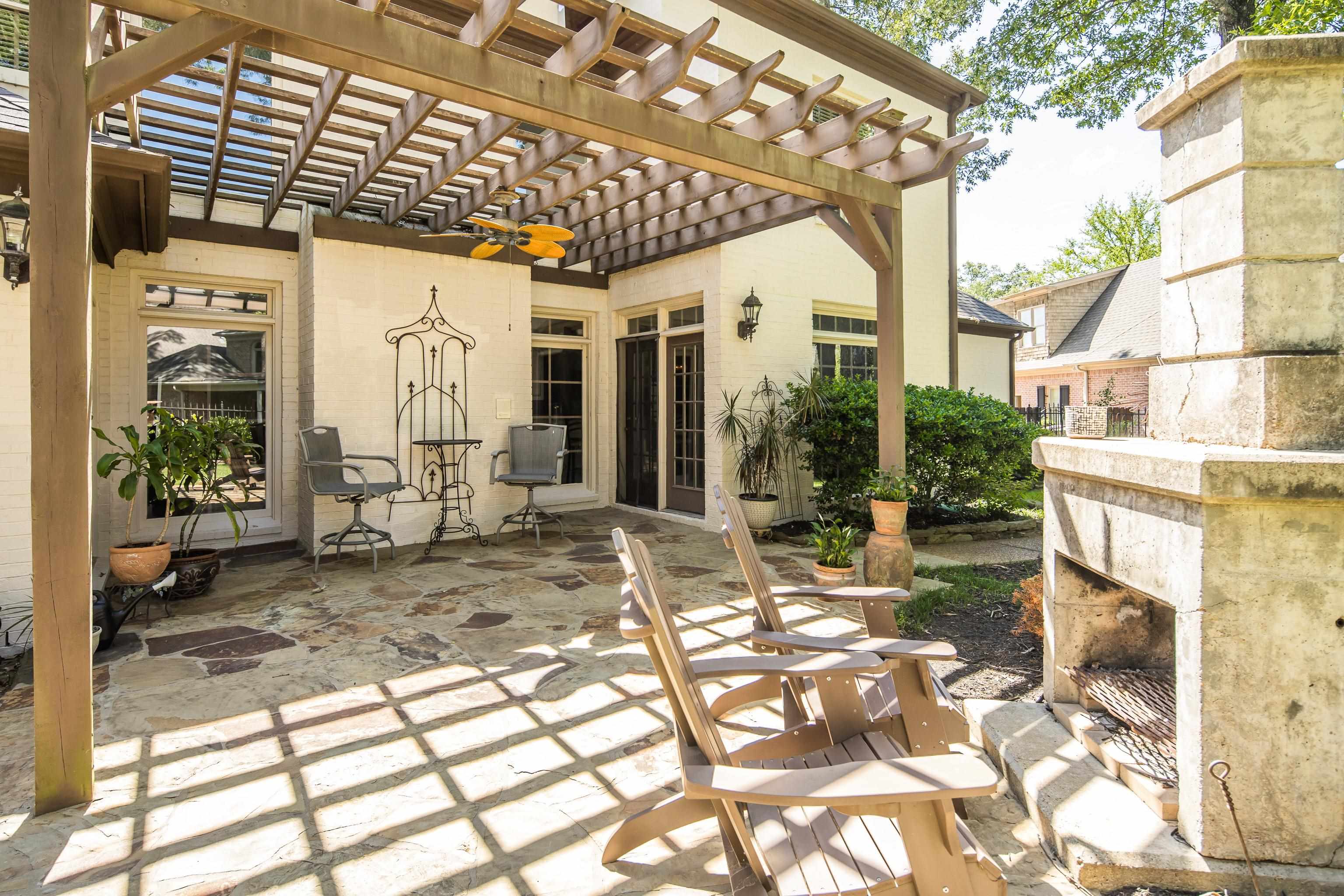 210 Ivy Grove Lane Collierville, TN 38017 - Photo 39 of 40 a view of a porch with a patio
