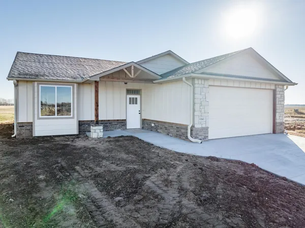 $248,000 | 1261 East Pk Gln Court, Clearwater, KS 67026
