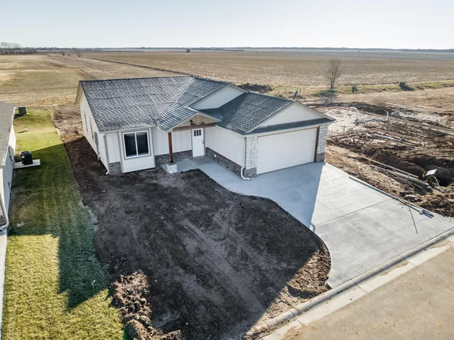 $248,000 | 1261 East Pk Gln Court, Clearwater, KS 67026