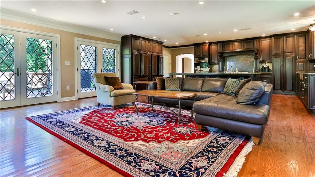 880 Osage Road Pittsburgh, PA 15243 - Photo 3 of 25 Gallery Image 3