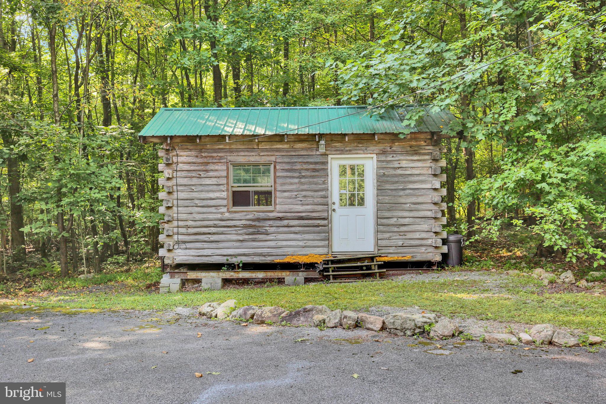 310 Faust North Road Bethel, PA 19507 - Photo 7 of 35 3I3A3361