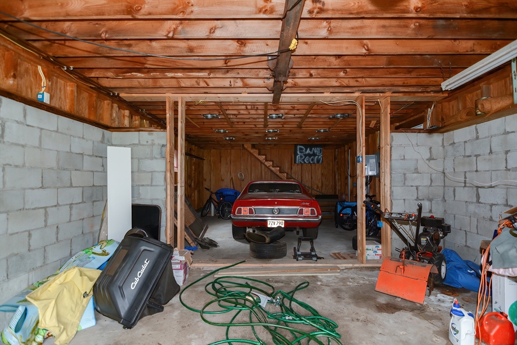 38 Cross Road Uxbridge, MA 01569 - Photo 32 of 41 Gallery Image 32