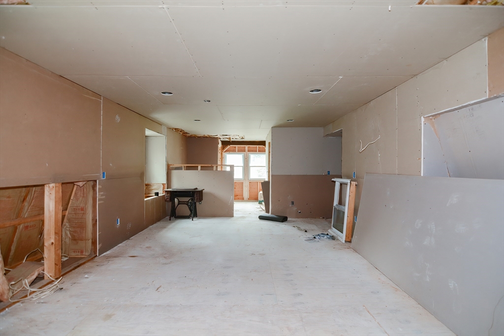 38 Cross Road Uxbridge, MA 01569 - Photo 34 of 41 Gallery Image 34
