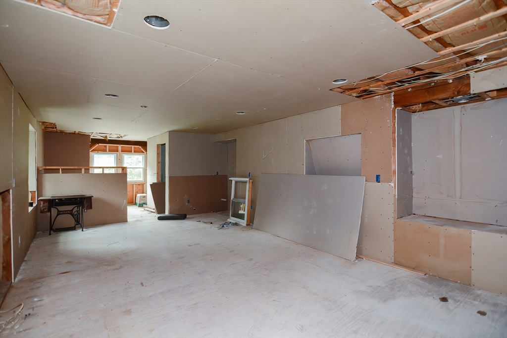 38 Cross Road Uxbridge, MA 01569 - Photo 35 of 41 Gallery Image 35