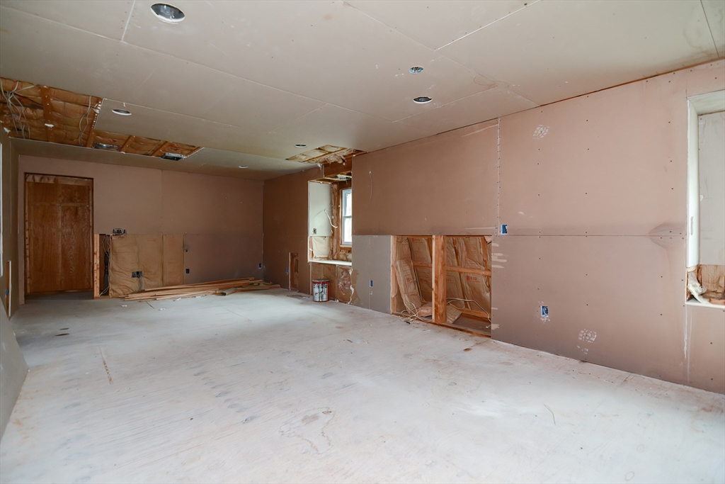 38 Cross Road Uxbridge, MA 01569 - Photo 40 of 41 Gallery Image 40
