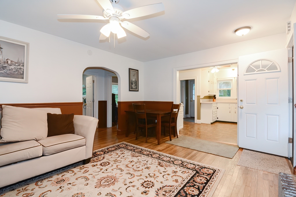 38 Cross Road Uxbridge, MA 01569 - Photo 9 of 41 Gallery Image 9