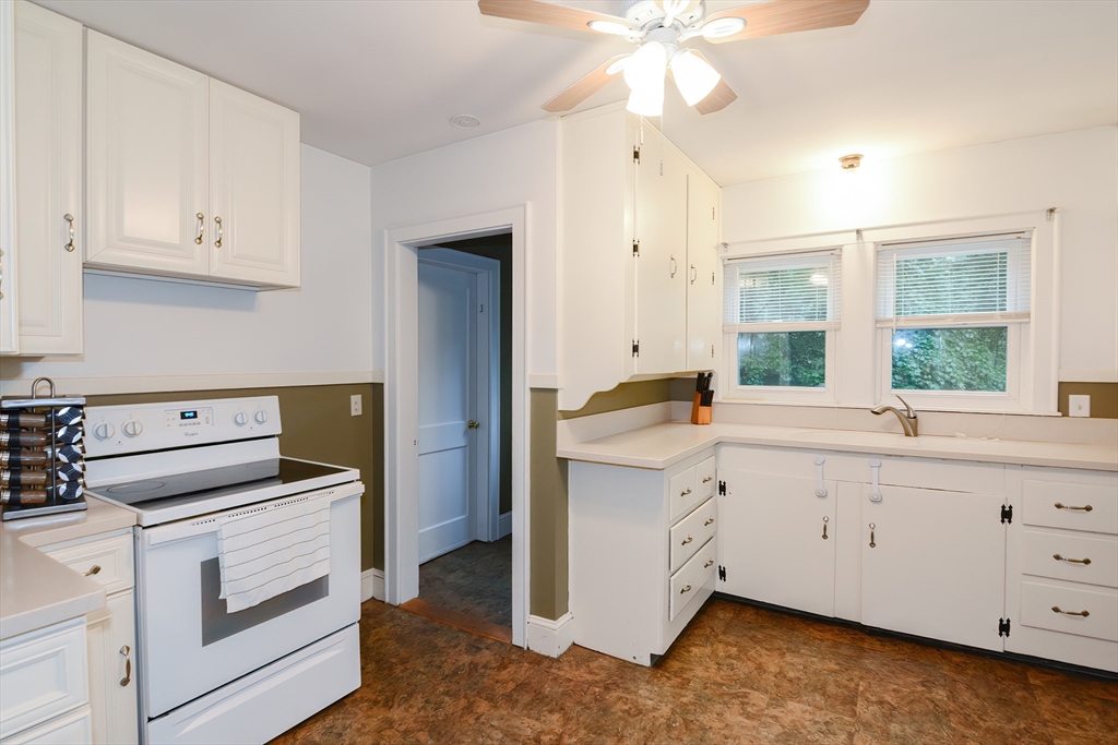 38 Cross Road Uxbridge, MA 01569 - Photo 10 of 41 Gallery Image 10
