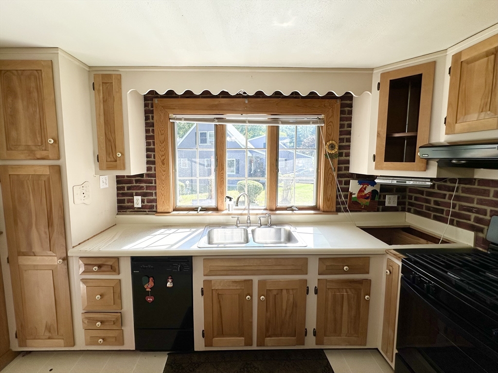 50 Old Jacobs Road Georgetown, MA 01833 - Photo 4 of 23 Gallery Image 4