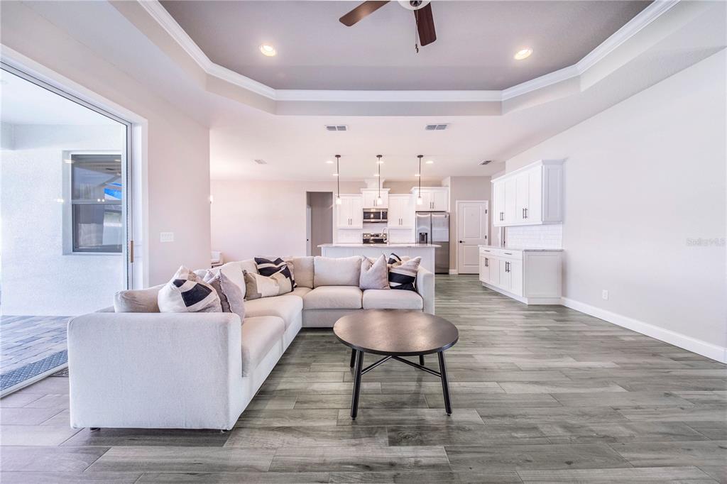 5017 Ridgefield Lane Lakeland, FL 33812 - Photo 6 of 37 Gallery Image 6