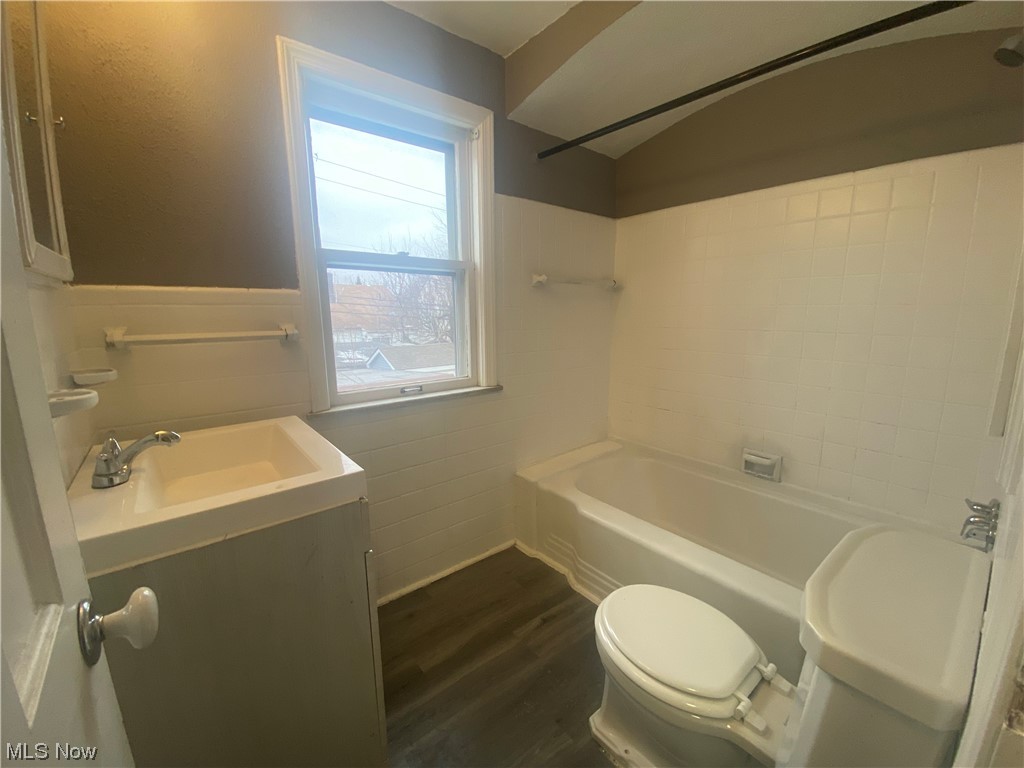 3915 Eastway Road Cleveland, OH 44118 - Photo 28 of 35 Photos taken prior to tenant occupancy