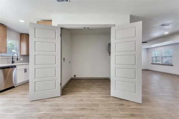 $2,500 | 3016 David Lane, Arlington, TX 76013