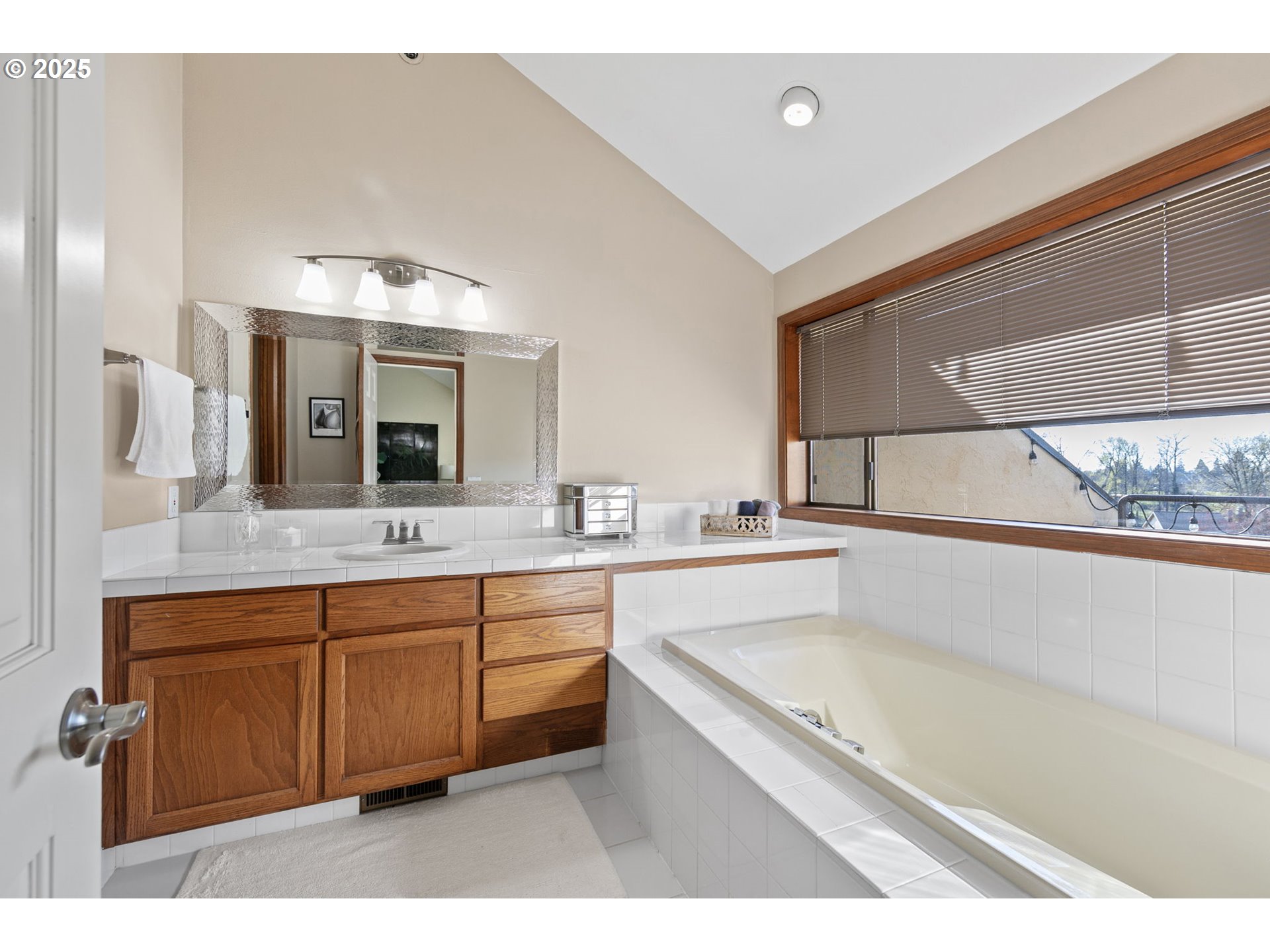 642 Wimbledon Court Eugene, OR 97401 - Photo 26 of 35
