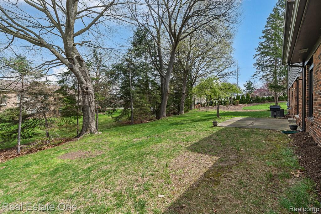1020 Hidden Lane Rochester, MI 48309 - Photo 43 of 50
