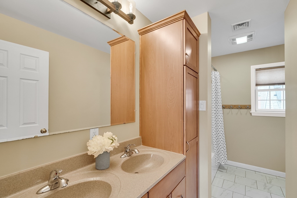 28 Kendall Road Lexington, MA 02421 - Photo 31 of 42