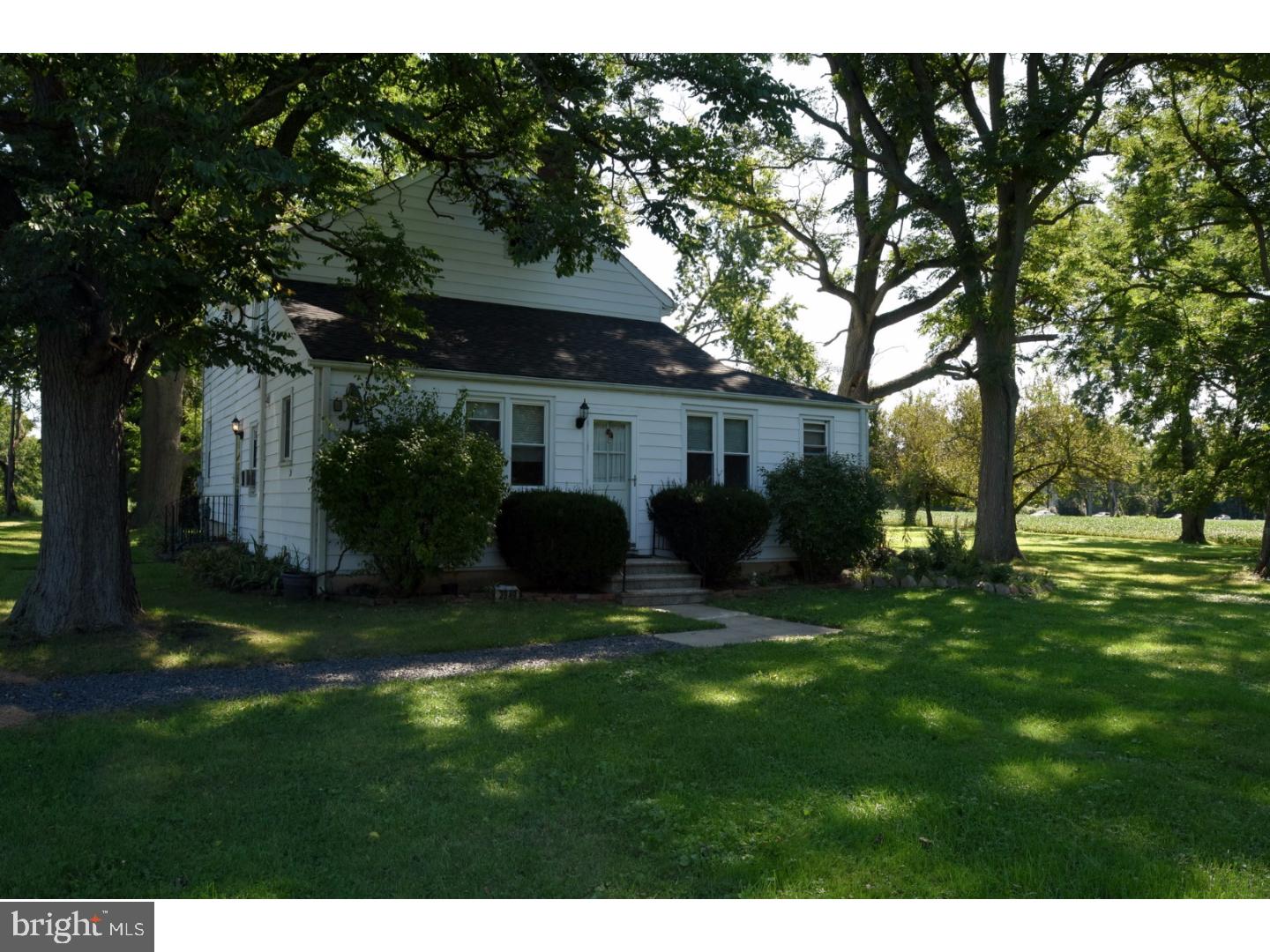 3949 Crosswicks Hamilton Square Road Hamilton, NJ 08620 - Photo 8 of 25 Gallery Image 8