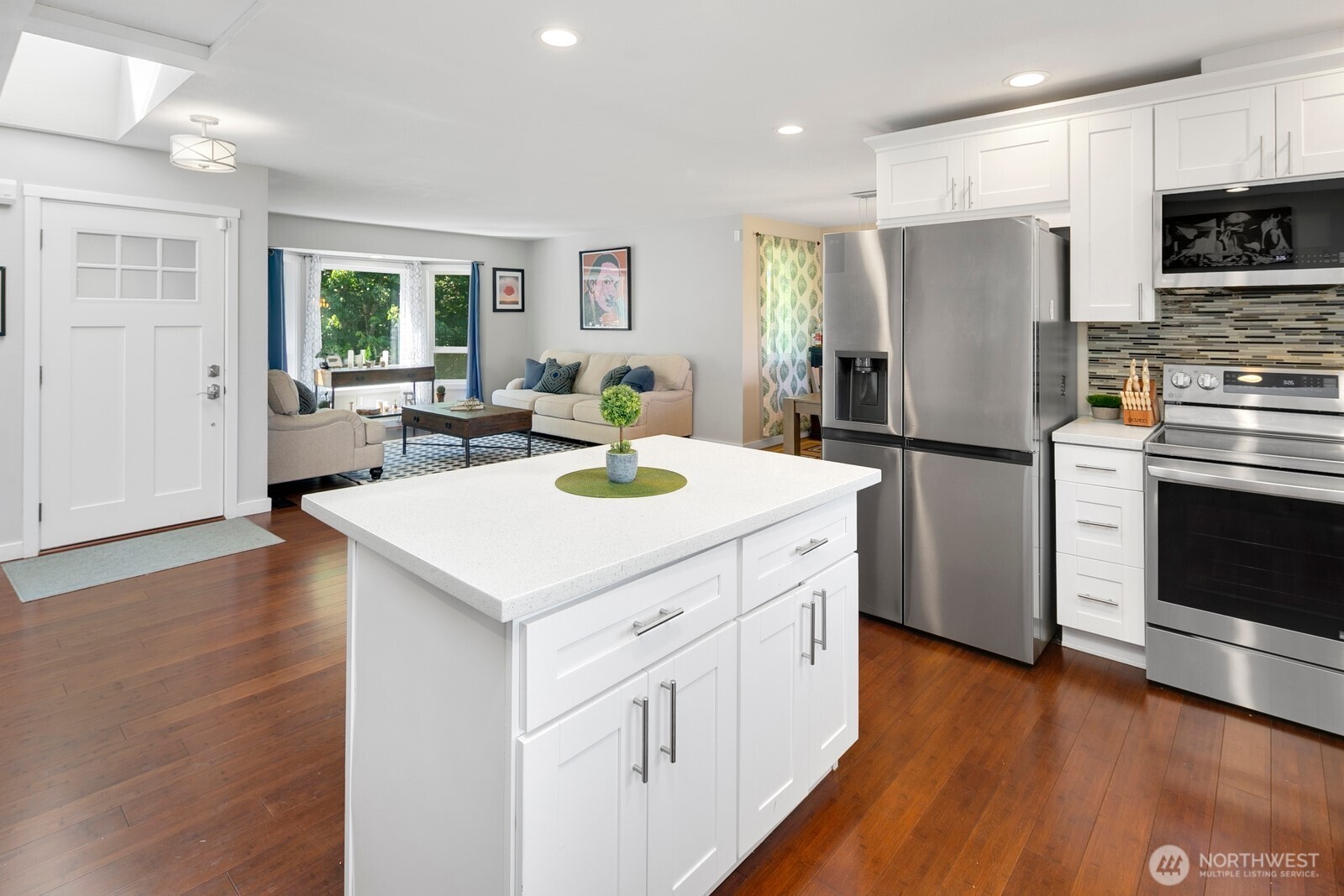 327 140th Street Southwest Everett, WA 98208 - Photo 10 of 35