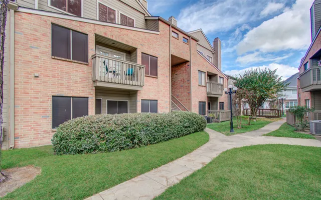 $134,900 | 2023 Gentryside Drive, Unit 109, Houston, TX 77077