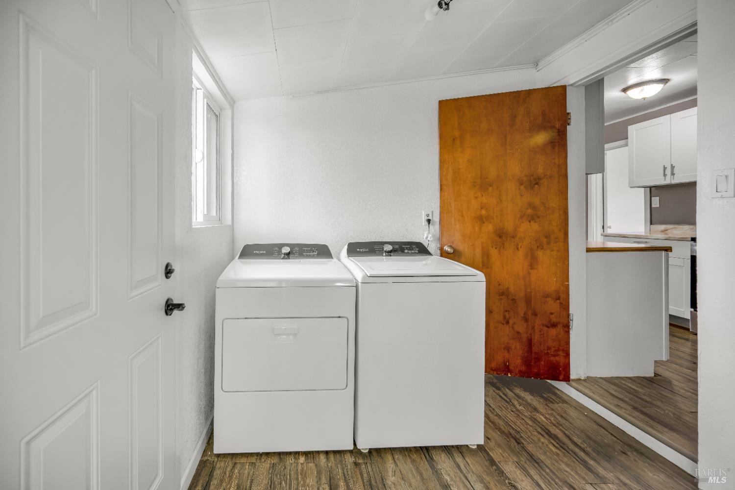 160 Thomas Street Ukiah, CA 95482 - Photo 18 of 26 a utility room with dryer and washer