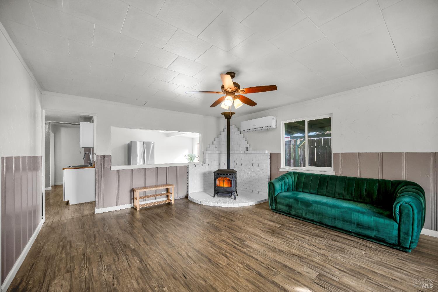 160 Thomas Street Ukiah, CA 95482 - Photo 2 of 26 a living room with furniture and a wooden floor