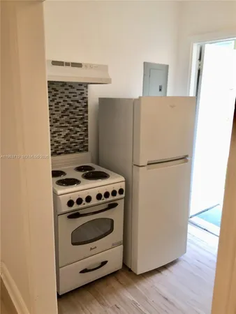 $1,500 | 535 74th Street, Unit 7, Miami Beach, FL 33141