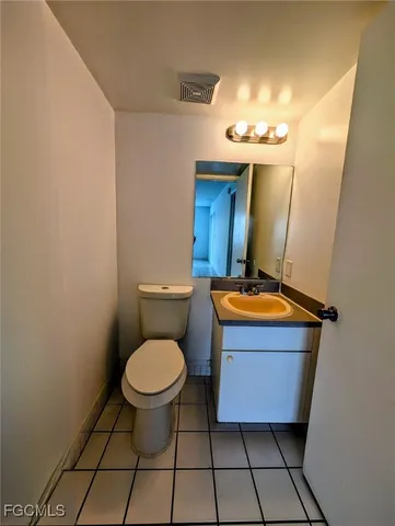 $1,070 | 3407 Winkler Avenue, Unit 319, Fort Myers, FL 33916