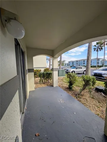 $1,070 | 3407 Winkler Avenue, Unit 319, Fort Myers, FL 33916