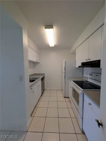 $1,070 | 3407 Winkler Avenue, Unit 319, Fort Myers, FL 33916