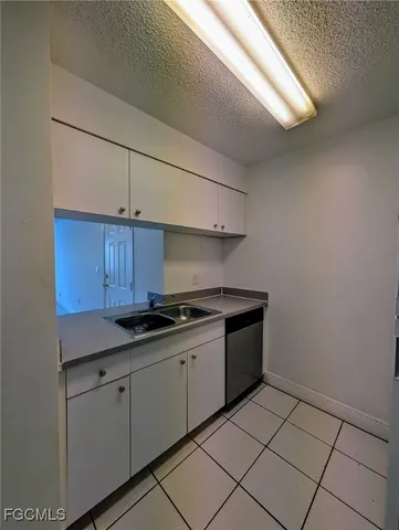 $1,070 | 3407 Winkler Avenue, Unit 319, Fort Myers, FL 33916