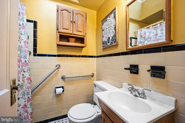 $220,000 | 907 Poplar Avenue, Glenolden, PA 19036