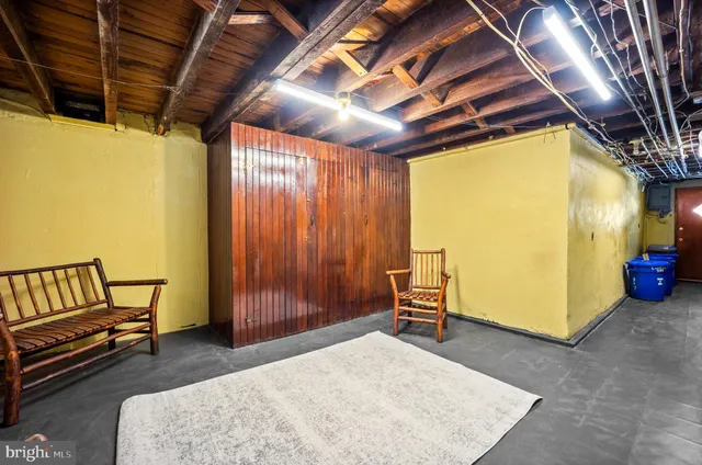 $220,000 | 907 Poplar Avenue, Glenolden, PA 19036