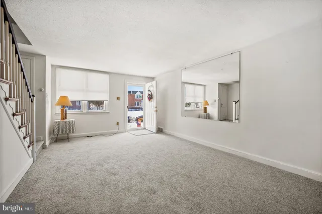 $220,000 | 907 Poplar Avenue, Glenolden, PA 19036