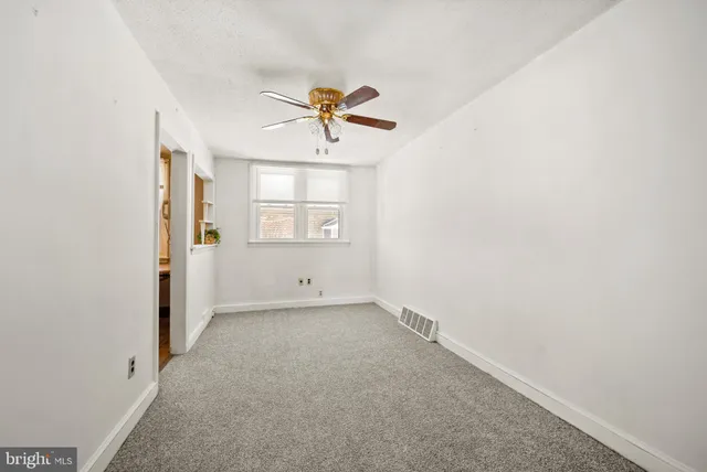 $220,000 | 907 Poplar Avenue, Glenolden, PA 19036