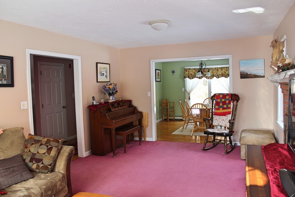8 Chadwick Road Foxboro, MA 02035 - Photo 5 of 23