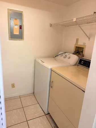 $1,950 | 520 Shady Pine Way, Unit C2, Greenacres, FL 33415