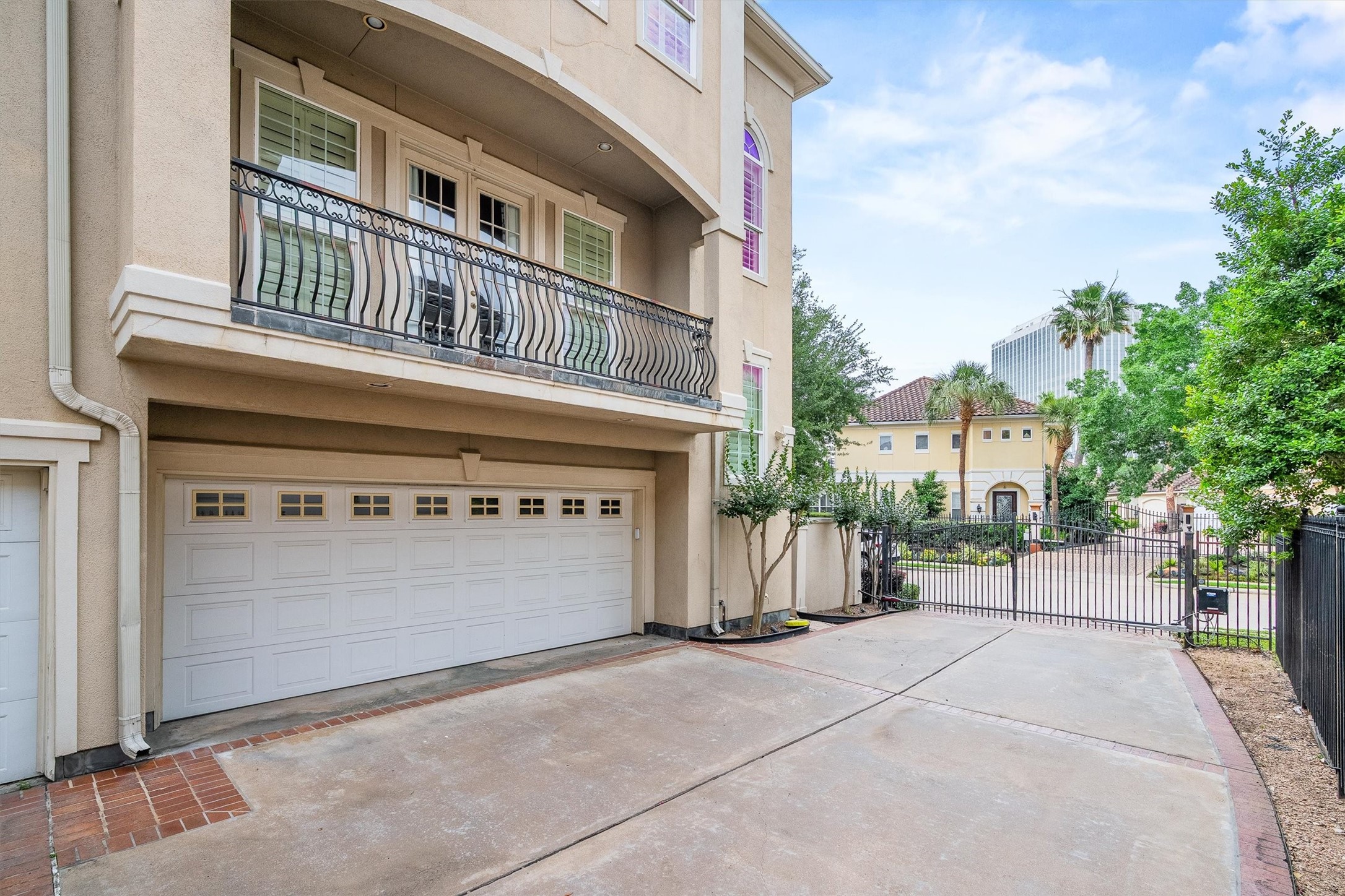 5507 Val Verde Street Houston, TX 77056 - Photo 5 of 42 a view of a building with a street