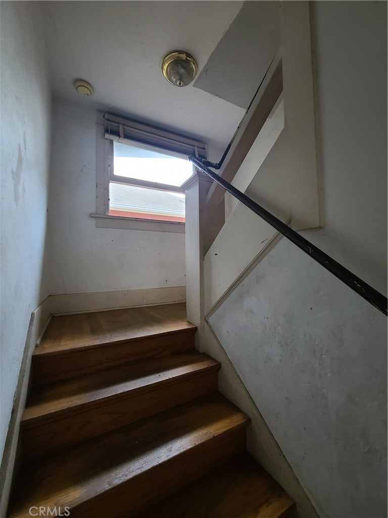 1148 Locust Avenue Long Beach, CA 90813 - Photo 11 of 22 a view of entryway