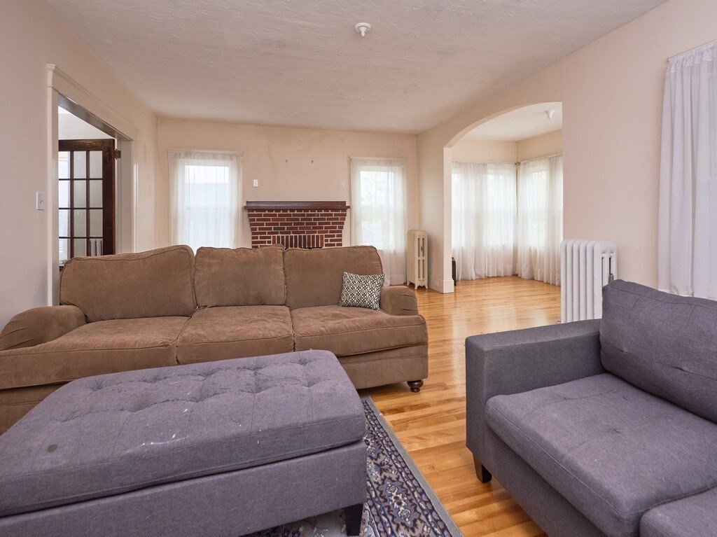 48-50 Sagamore Road Worcester, MA 01609 - Photo 4 of 33 Gallery Image 4