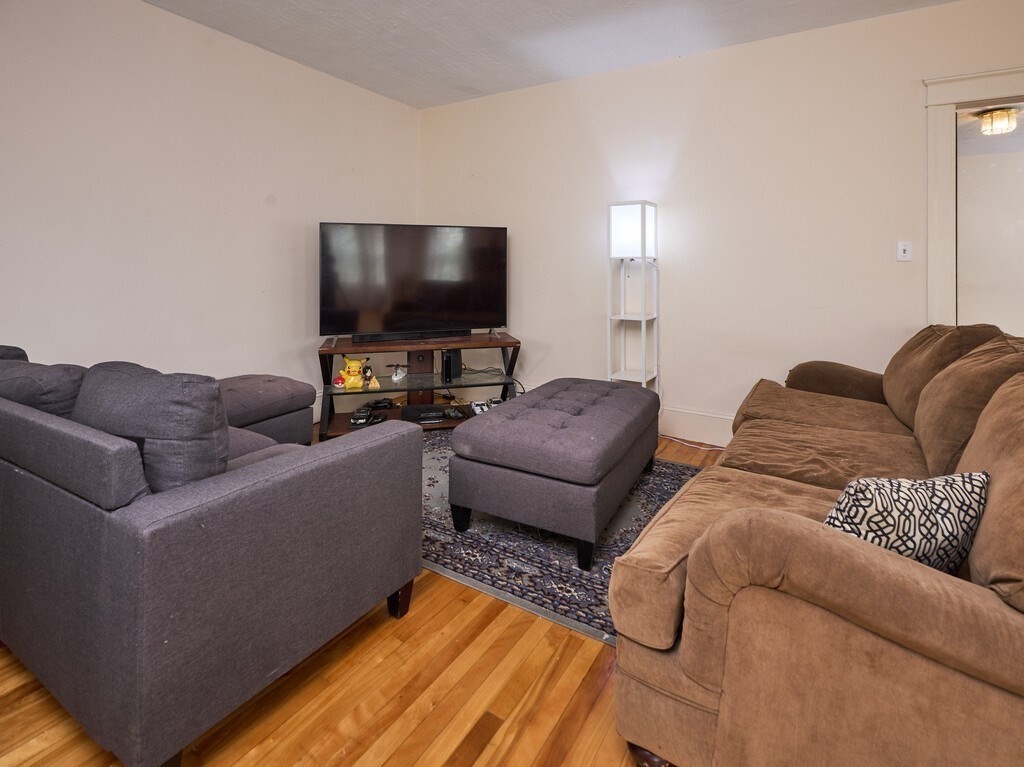 48-50 Sagamore Road Worcester, MA 01609 - Photo 5 of 33 Gallery Image 5