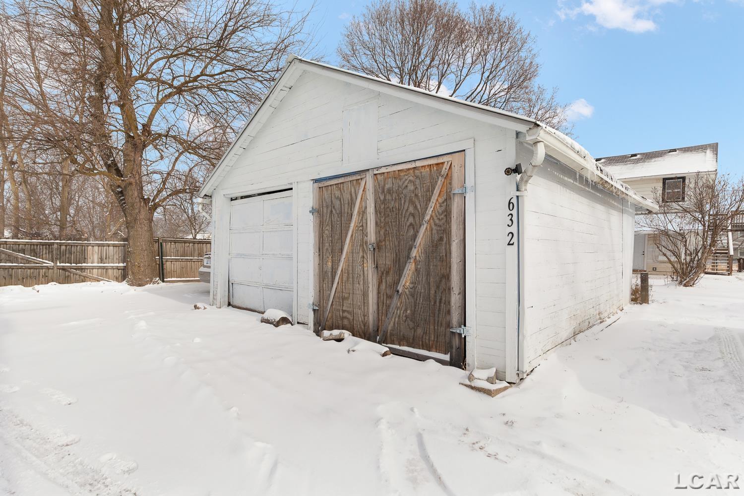 632 Division Street Adrian, MI 49221 - Photo 5 of 35