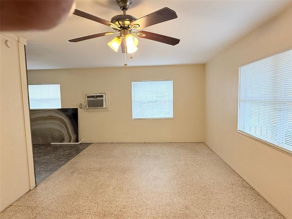 4819 Haines Road North St. Petersburg, FL 33714 - Photo 4 of 21