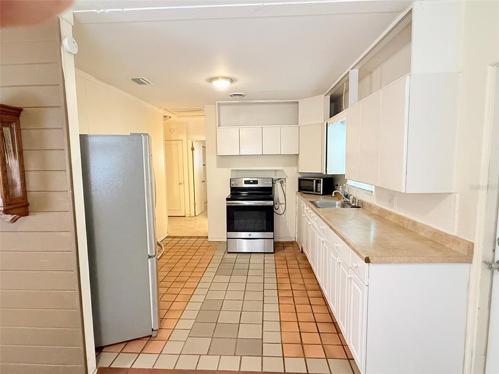 4819 Haines Road North St. Petersburg, FL 33714 - Photo 7 of 21