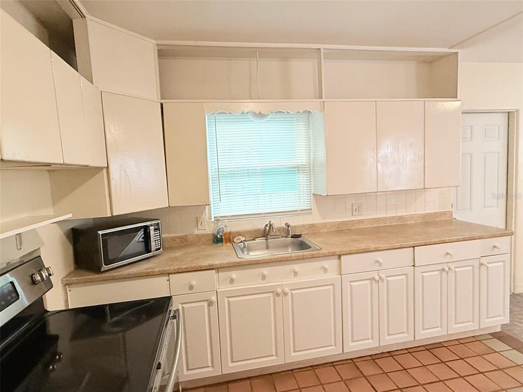 4819 Haines Road North St. Petersburg, FL 33714 - Photo 8 of 21