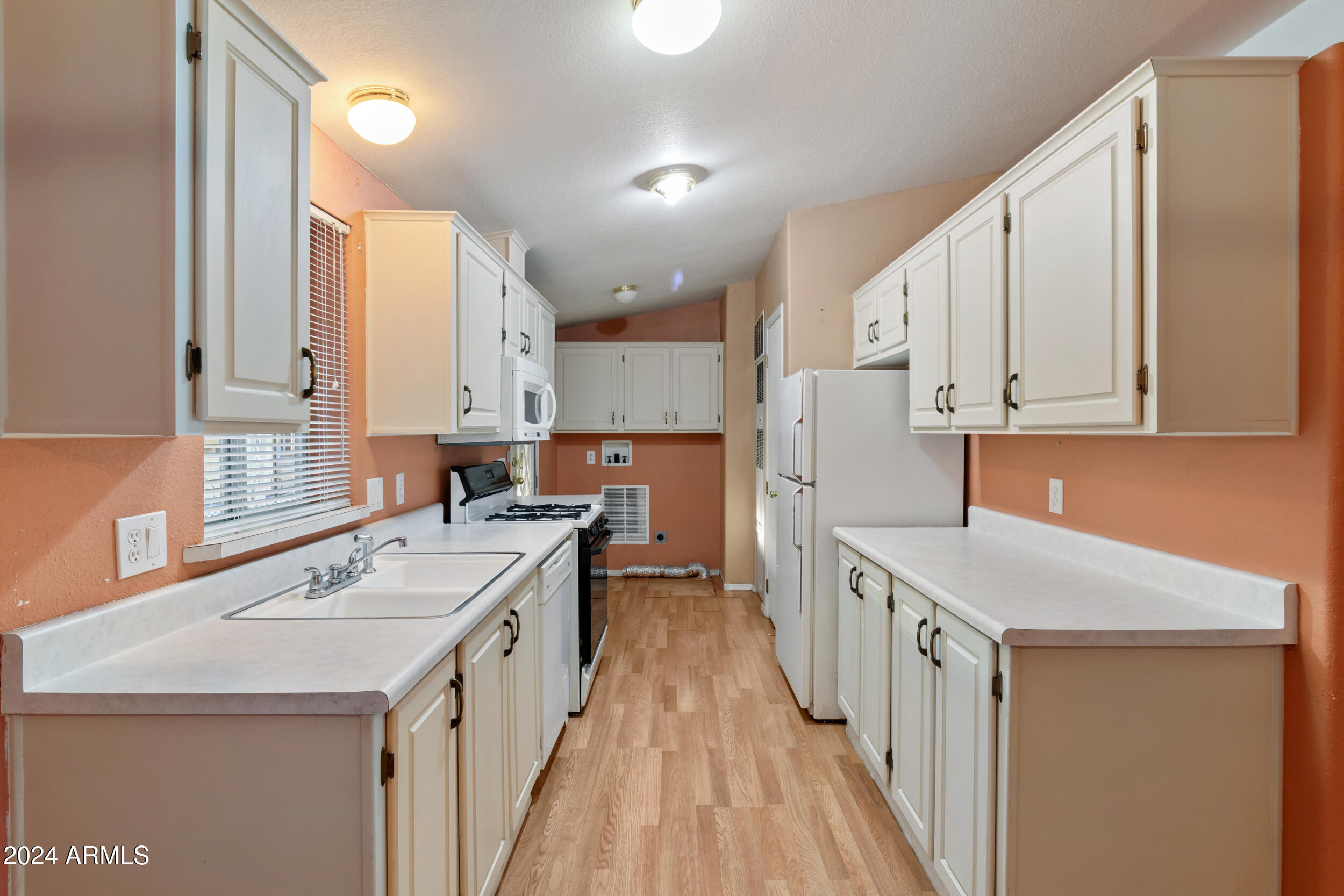701 South Dobson Road, Unit 123 Mesa, AZ 85202 - Photo 8 of 70 IMG_3990