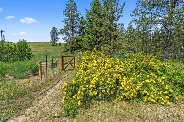 $399,900 | 2558 Grimm Road, Addy, WA 99101