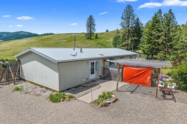 $399,900 | 2558 Grimm Road, Addy, WA 99101