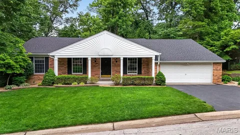 $475,000 | 12464 Meadow Green Place, St. Louis, MO 63141