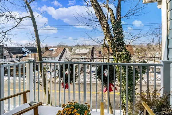 $4,100 | 297 West Post Road, White Plains, NY 10606