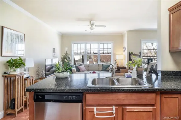 $4,100 | 297 West Post Road, White Plains, NY 10606