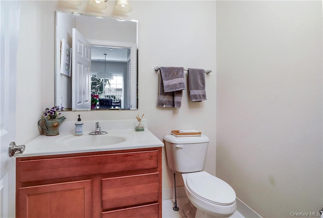 297 West Post Road White Plains, NY 10606 - Photo 15 of 23 Powder room